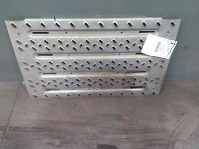 Mack Pinnacle CXU613 Deck (Catwalk) Step for a Mack CXU613