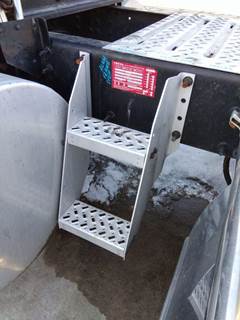 Mack Pinnacle CXU613 Left Frame Step for a Mack CXU613