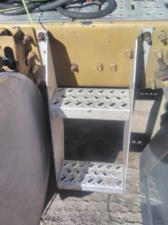 Mack Pinnacle CXU613 Left Frame Step for a Mack CXU613
