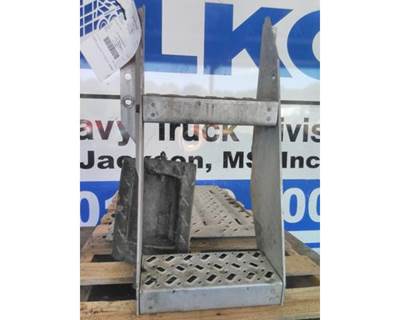 Mack Pinnacle CXU613 Frame Step for a Mack CXU613