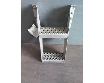 Mack Pinnacle CXU613 Right Frame Step for a Mack CXU613