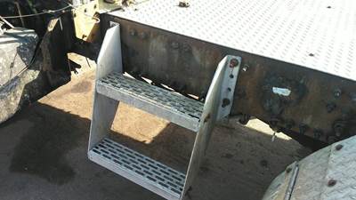 Mack Vision CXN613 Frame Step for a Mack CXN613