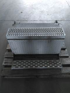 Peterbilt 378 Right Battery Box Step