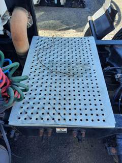 Peterbilt 387 Deck (Catwalk) Step
