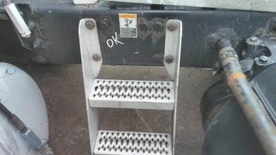 Peterbilt 387 Left Frame Step