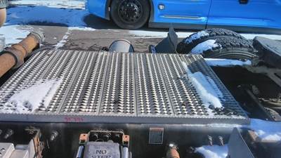 Peterbilt 579 Deck (Catwalk) Step