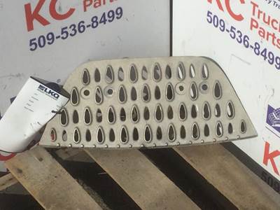 Peterbilt 579 Step Fairing