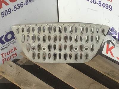 Peterbilt 579 Step Fairing