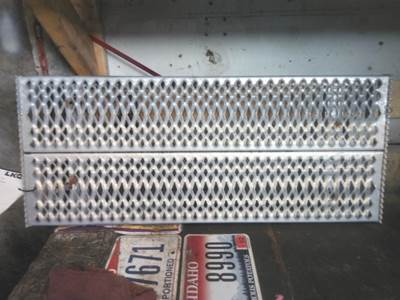 Peterbilt 579 Deck (Catwalk) Step