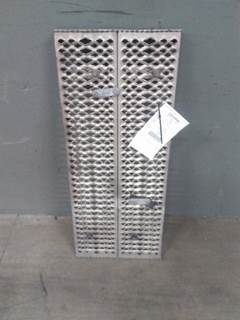 Peterbilt 579 Deck (Catwalk) Step