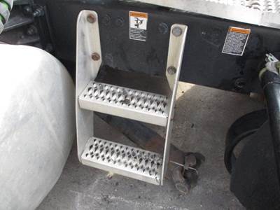 Peterbilt 579 Left Frame Step