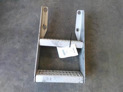Peterbilt 579 Left Frame Step