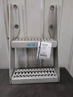 Peterbilt 579 Left Frame Step