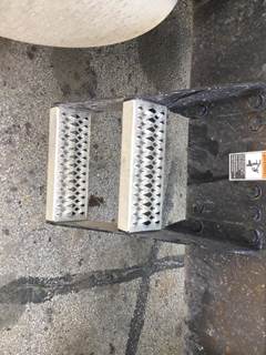 Peterbilt 579 Left Frame Step