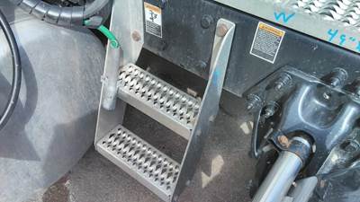 Peterbilt 579 Frame Step