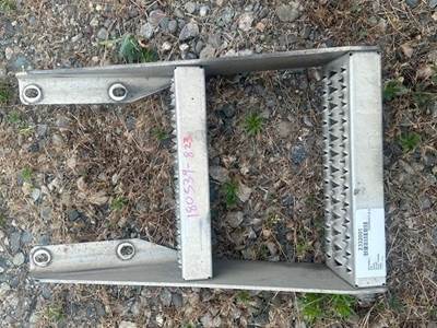 Peterbilt 579 Frame Step
