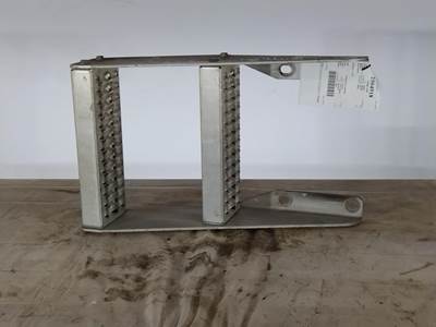 Peterbilt 579 Frame Step