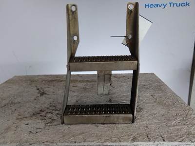 Peterbilt 579 Left Frame Step