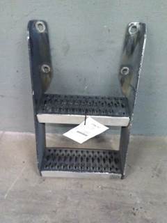 Peterbilt 579 Left Frame Step