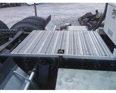 Peterbilt 579 Frame Step