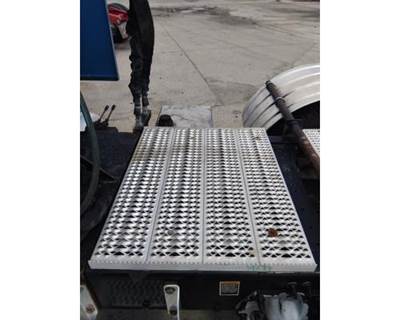 Peterbilt 579 Frame Step