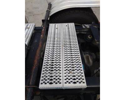 Peterbilt 579 Frame Step