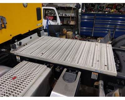 Peterbilt 579 Frame Step