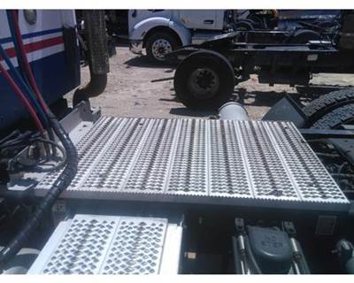 Peterbilt 579 Frame Step