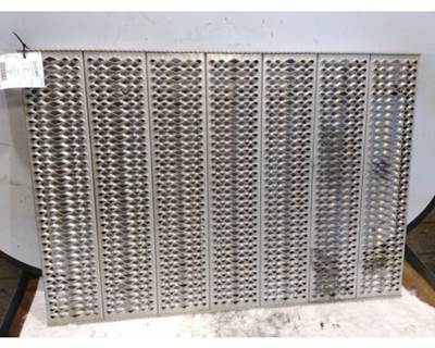 Peterbilt 579 Deck (Catwalk) Step