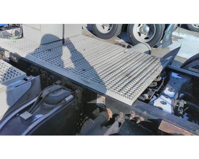 Peterbilt 579 Step