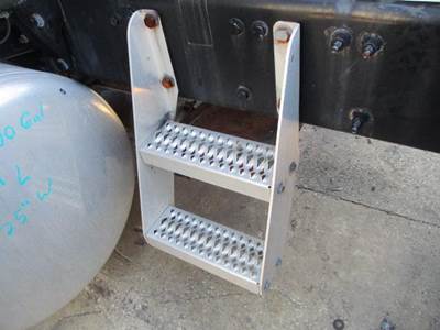 Peterbilt 587 Frame Step