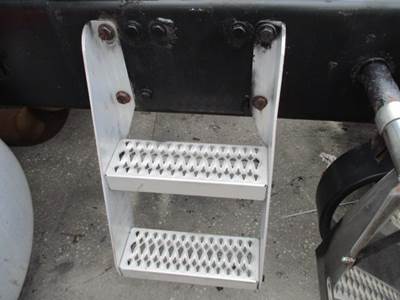 Peterbilt 587 Left Frame Step