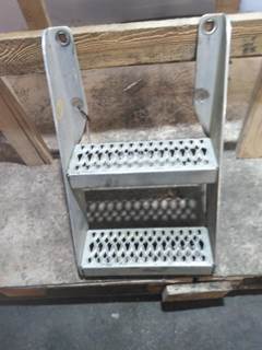 Peterbilt 587 Left Frame Step