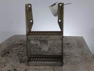 Peterbilt 587 Left Frame Step