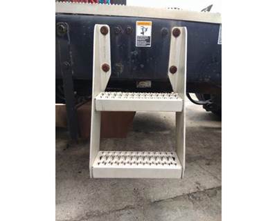 Peterbilt 587 Left Frame Step