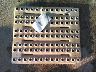 Volvo VNL Right Deck (Catwalk) Step