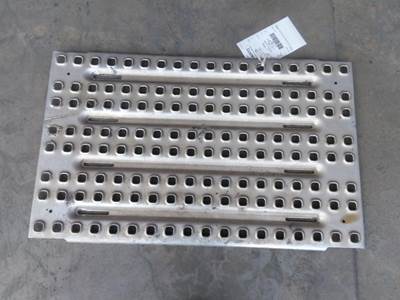 Volvo VNL Deck (Catwalk) Step