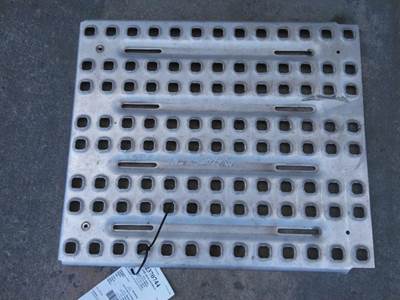 Volvo VNL Deck (Catwalk) Step