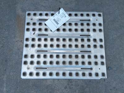 Volvo VNL Deck (Catwalk) Step