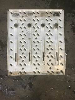 Volvo VNL Deck (Catwalk) Step