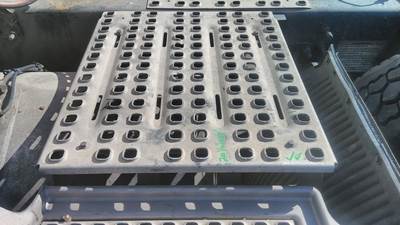 Volvo VNL Left Deck (Catwalk) Step