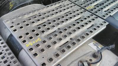 Volvo VNL Left Deck (Catwalk) Step