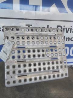 Volvo VNL Deck (Catwalk) Step