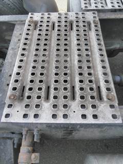 Volvo VNL Deck (Catwalk) Step