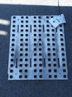 Volvo VNL Deck (Catwalk) Step