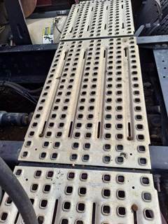 Volvo VNL Deck (Catwalk) Step