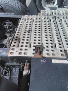 Volvo VNL Deck (Catwalk) Step