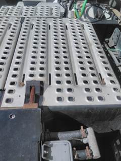 Volvo VNL Deck (Catwalk) Step