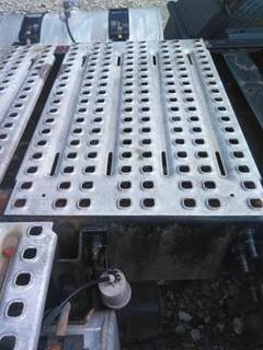 Volvo VNL Deck (Catwalk) Step