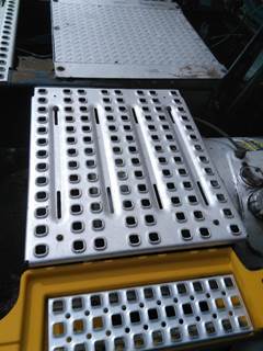 Volvo VNL Right Deck (Catwalk) Step